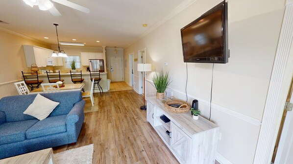 Condo, 2 habitaciones | Área de sala de estar