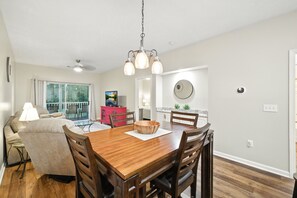 Condo, 2 Bedrooms | Dining
