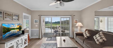 콘도, 침실 2개 | 거실 공간