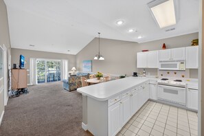 Condo, 2 Bedrooms | Private kitchen
