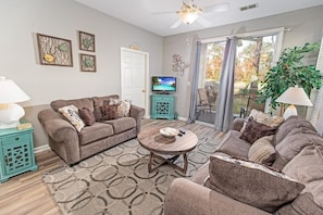 Condo, 2 Bedrooms | Living area