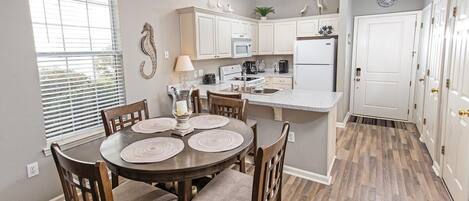 Appart'hôtel, 2 chambres | Restauration