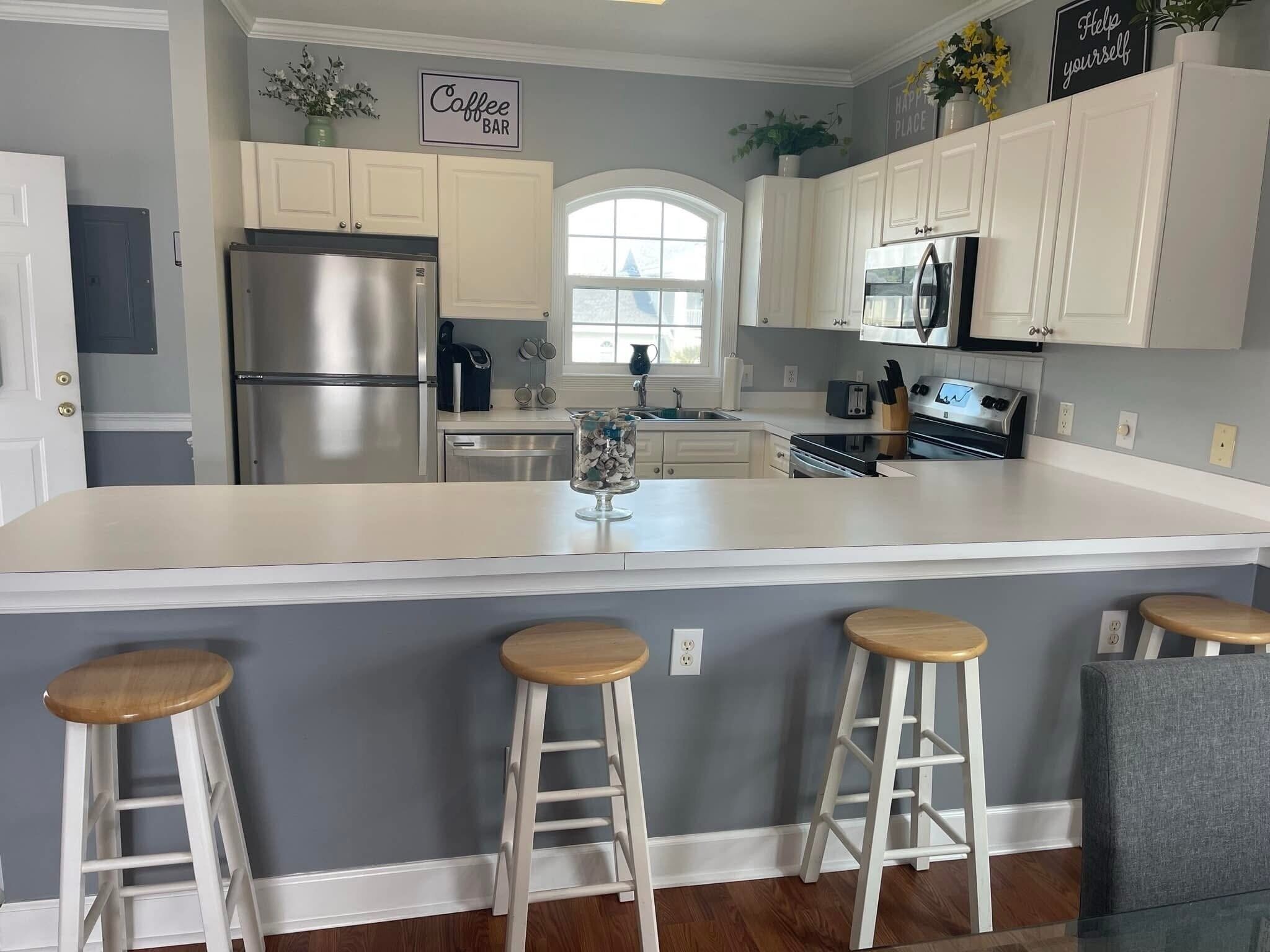 Condo, 2 Bedrooms | Private kitchen | Fridge, oven, coffee/tea maker, toaster