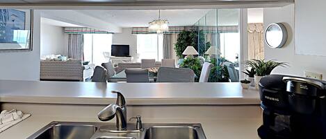 Condo, 2 Bedrooms | Private kitchen