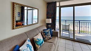 Condo, 2 Bedrooms | Living area