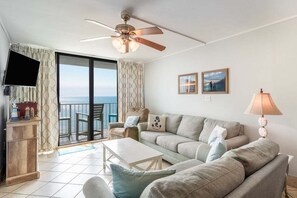 Condo, 2 Bedrooms | Living area