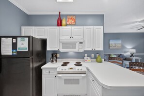 Condo, 1 Bedroom | Private kitchen
