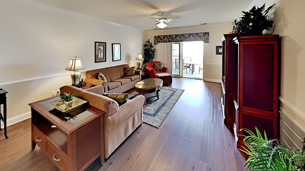 Condo, 3 Bedrooms | Living area