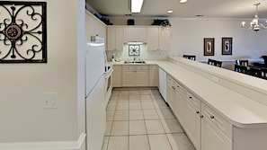 Condo, 3 Bedrooms | Private kitchen