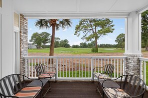 Condo, 2 Bedrooms | Property grounds