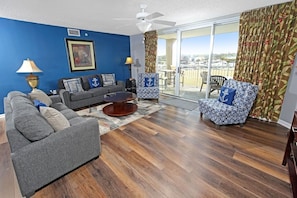 Condo, 4 Bedrooms | Living area