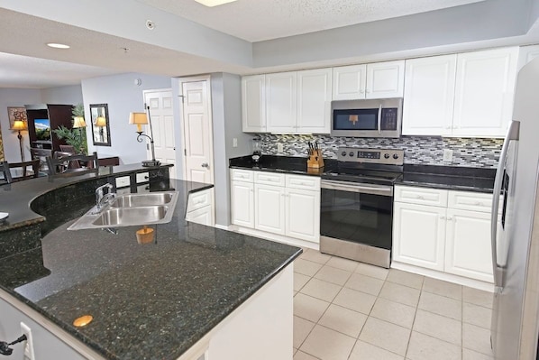 Condo, 4 Bedrooms | Private kitchen