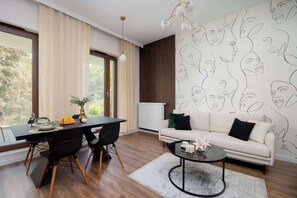 TV - Elegant Studio in Lodz | Smart TV | Close to the Center (Łódź)