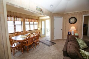 Condo, 4 Bedrooms | Interior