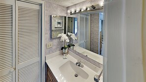 Condo, 2 Bedrooms | Bathroom