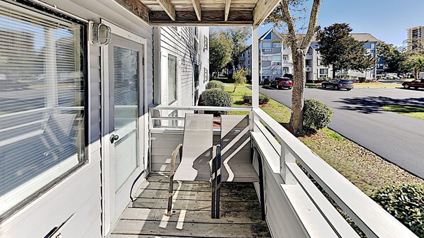 Condo, 2 Bedrooms | Property grounds