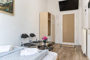 1 chambre, fer et planche Ă repasser, lit parapluie, Wi-Fi gratuit