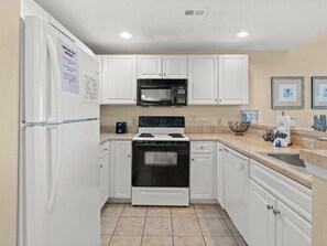 Condo, 2 Bedrooms | Private kitchen