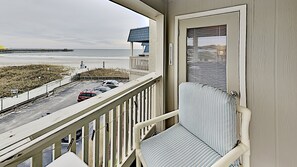 Condo, 2 Bedrooms | Property grounds
