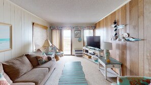 Condo, 2 Bedrooms | Living area