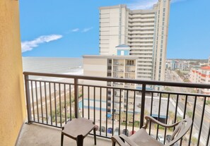 Condo, 1 Bedroom | Property grounds