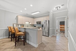 Condo, 3 Bedrooms | Private kitchen | Fridge, oven, coffee/tea maker, toaster