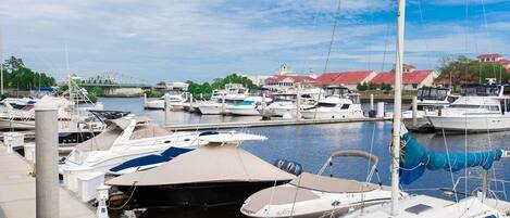 Condo, 3 Bedrooms | Marina