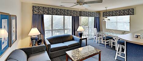 Condo, 2 Bedrooms | Living area