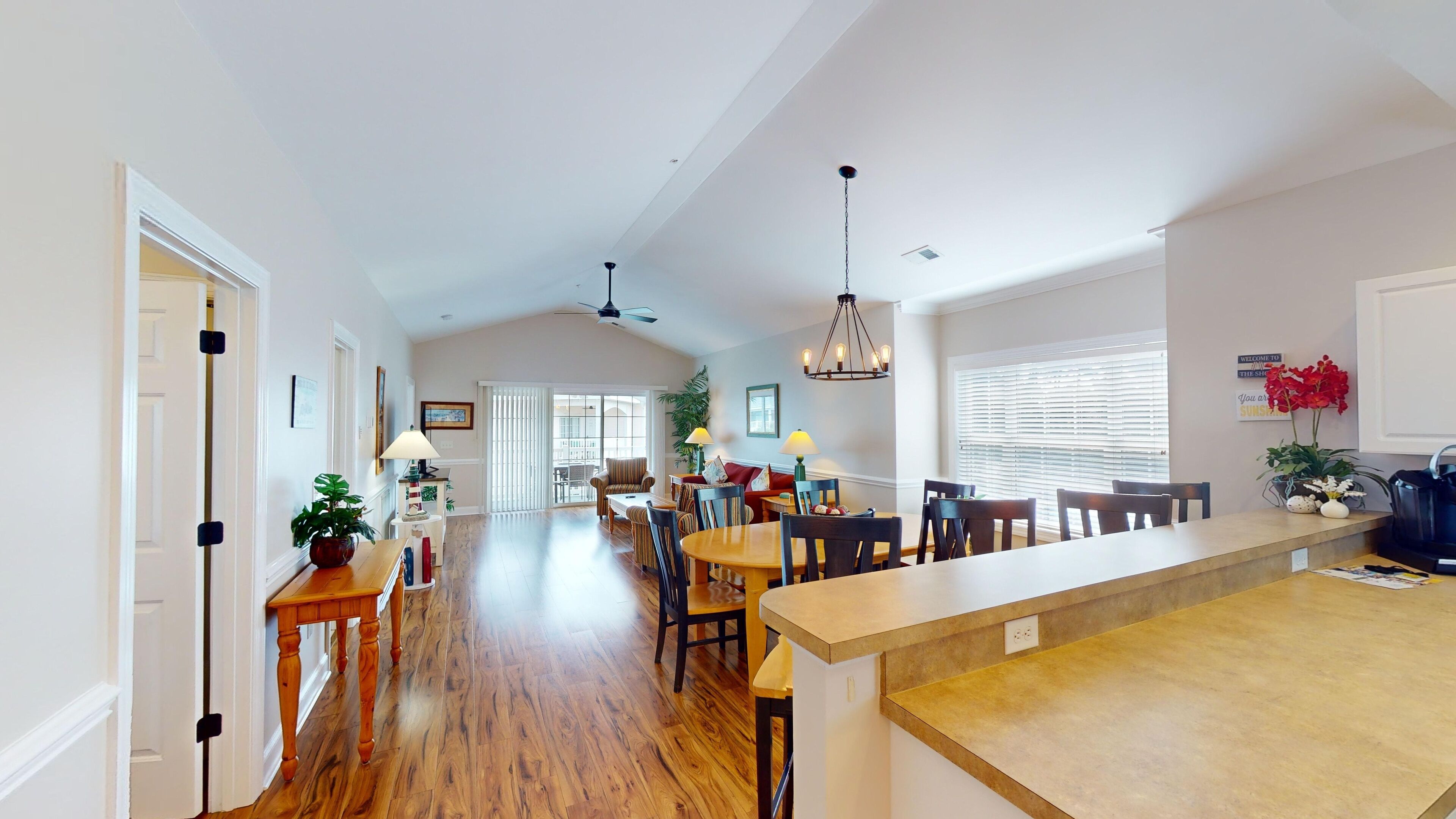 Condo, 2 Bedrooms | Dining