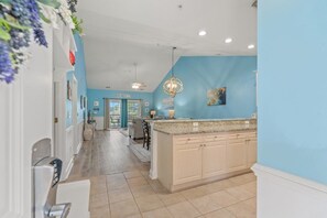 Condo, 2 Bedrooms | Interior