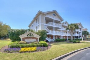 Condo, 2 Bedrooms | Exterior