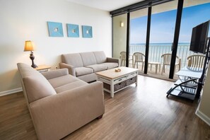 Condo, 2 Bedrooms | Living area