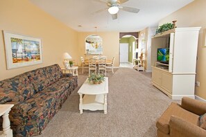 Condo, 2 Bedrooms | Living area