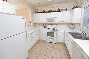 Appart'hôtel, 2 chambres | Cuisine privée