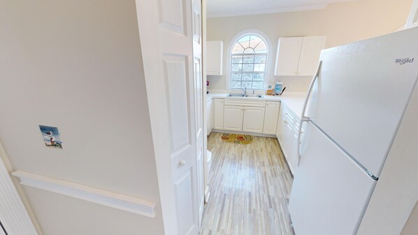 Condo, 2 Bedrooms | Private kitchen | Fridge, oven, coffee/tea maker, toaster