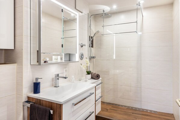 Shower, free toiletries, hair dryer, towels