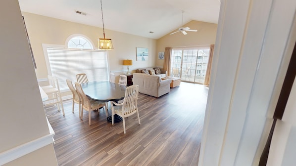 Condo, 2 Bedrooms | Interior