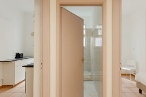 Interior - GuestHost - Roomy and cozy apartment of 113 sqm, for up to 7 people, on the 4th floor of a building with lift (NOT suitable for disabled people, some steps to access it). The property is located in the heart of Florence (Restricted-Traffic Area), just 50 (Florence)
