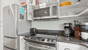 Fridge, microwave, oven, stovetop - Indian Pointe Lake View - Pets! (Osage Beach)