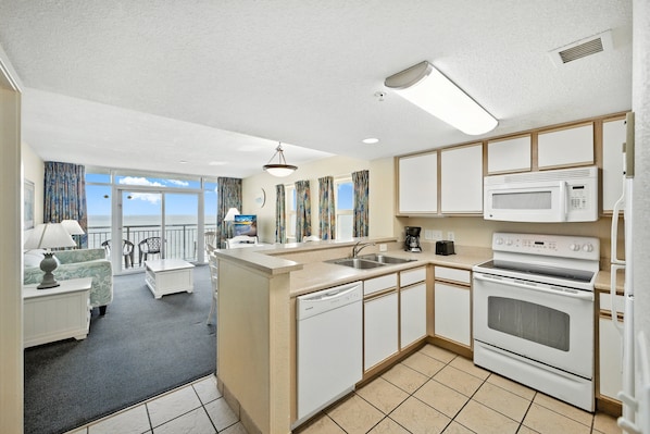 Condo, 2 Bedrooms | Private kitchen