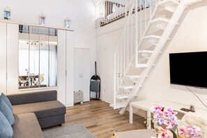 TV - Maisonette Apartment near Airport in Schönefeld (Schönefeld)