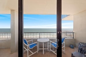 Condo, 2 Bedrooms | Outdoor dining