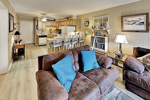 콘도, 침실 2개 | 거실 공간