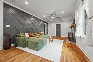Smart TV y chimenea