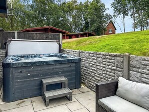 Outdoor spa tub - 3 bedroom accommodation in Rothbury (Rothbury)