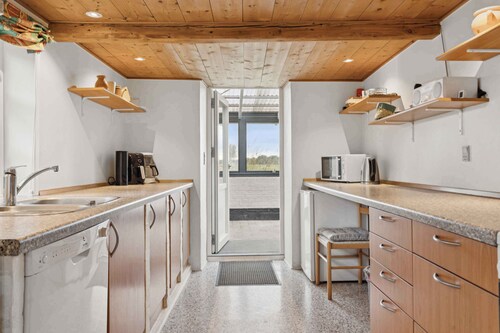 Cozy holiday home with a view of the North Sea