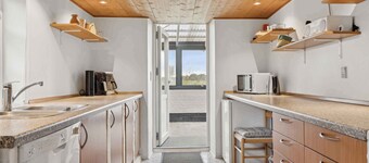 Cozy holiday home with a view of the North Sea