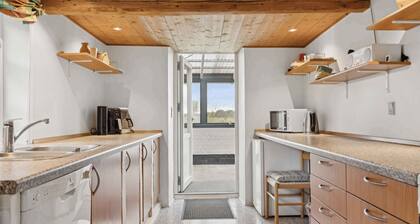 Cozy holiday home with a view of the North Sea