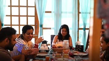 Desayuno de cocina local incluido todos los días