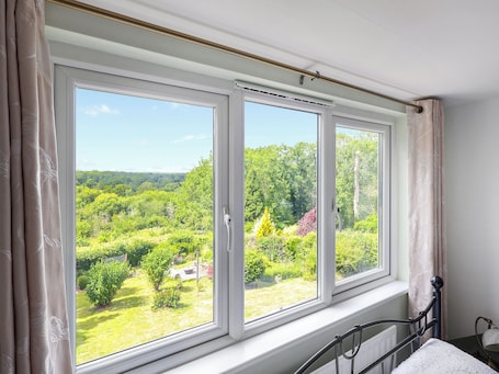Interior. Tranquil one-bedroom annexe with forest views in Kintbury.